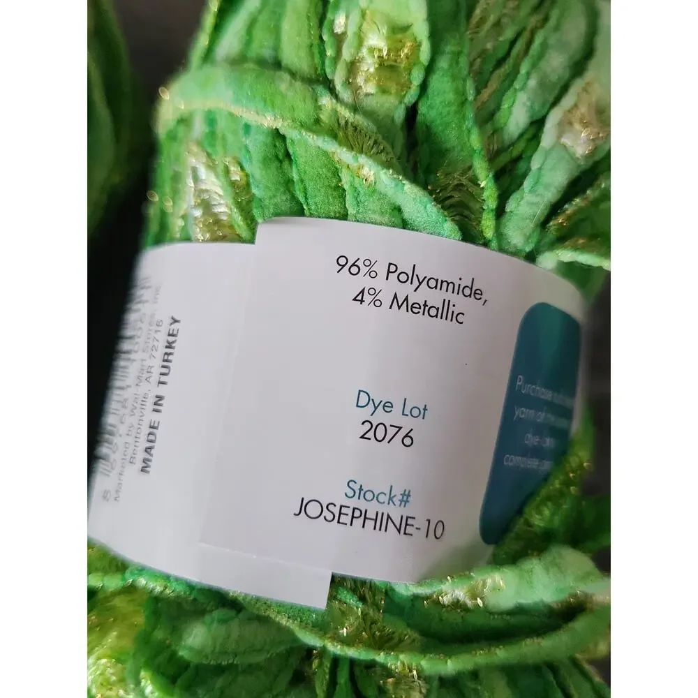 Nobo No Boundaries Ribbon Ladder Yarn Green Gold Metallic Novelty Lot